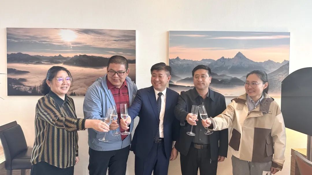 盈科杰2024德鲁巴展会国内客户签约6台,彰显引领高速喷墨数字印刷“新势力”!_科印印包圈
